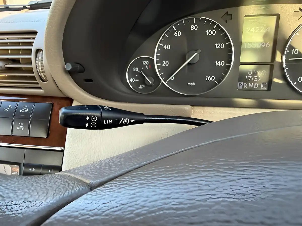 Used 2007 Mercedes-Benz C Class Elegance Se Black - Interior and Exterior details 17