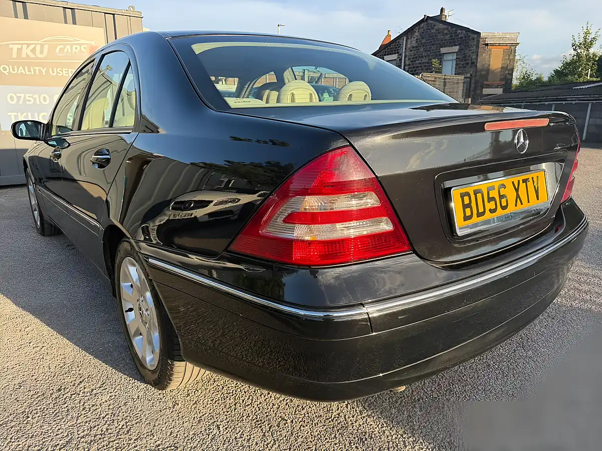 Used 2007 Mercedes-Benz C Class Elegance Se Black - Interior and Exterior details 5