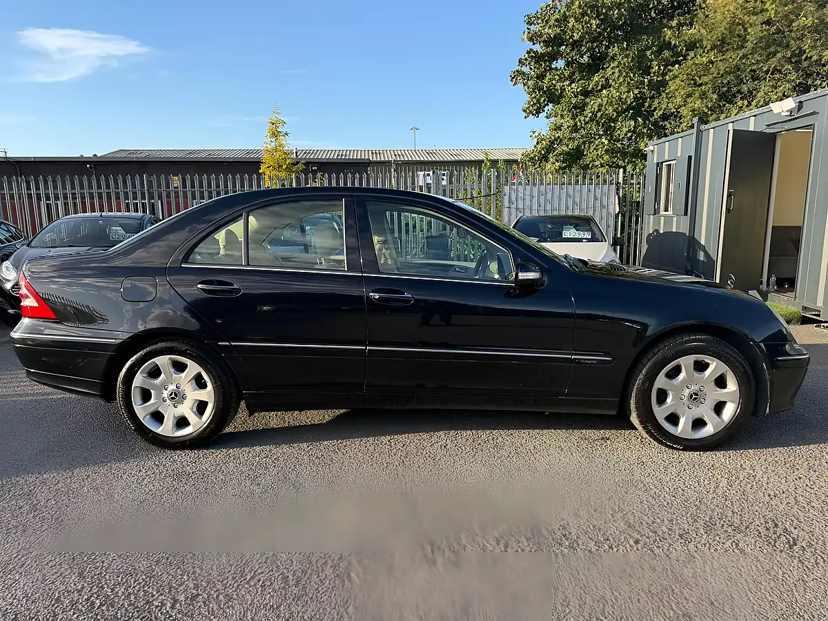 Used 2007 Mercedes-Benz C Class Elegance Se Black - Interior and Exterior details 8
