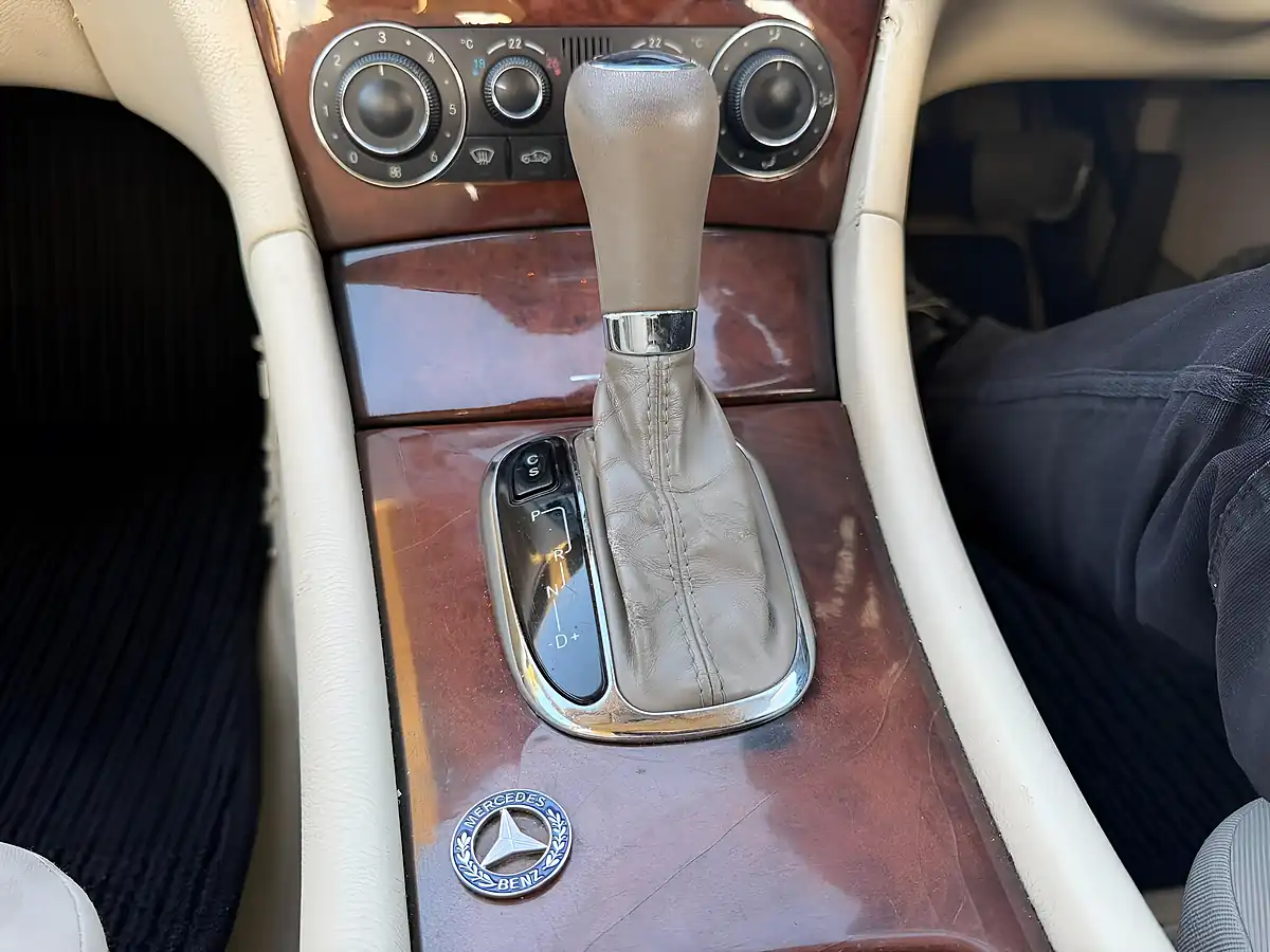 Used 2007 Mercedes-Benz C Class Elegance Se Black - Interior and Exterior details 9