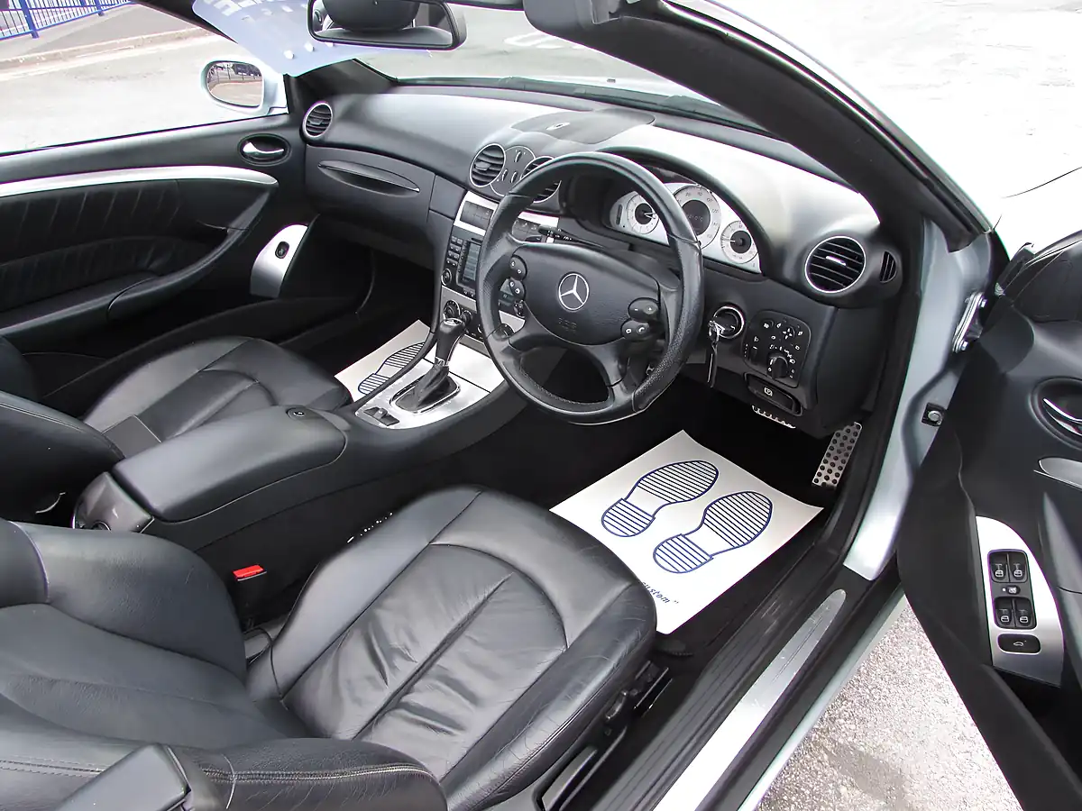 Used 2007 Mercedes-Benz Clk Sport Cabriolet Silver - Interior and Exterior details 11