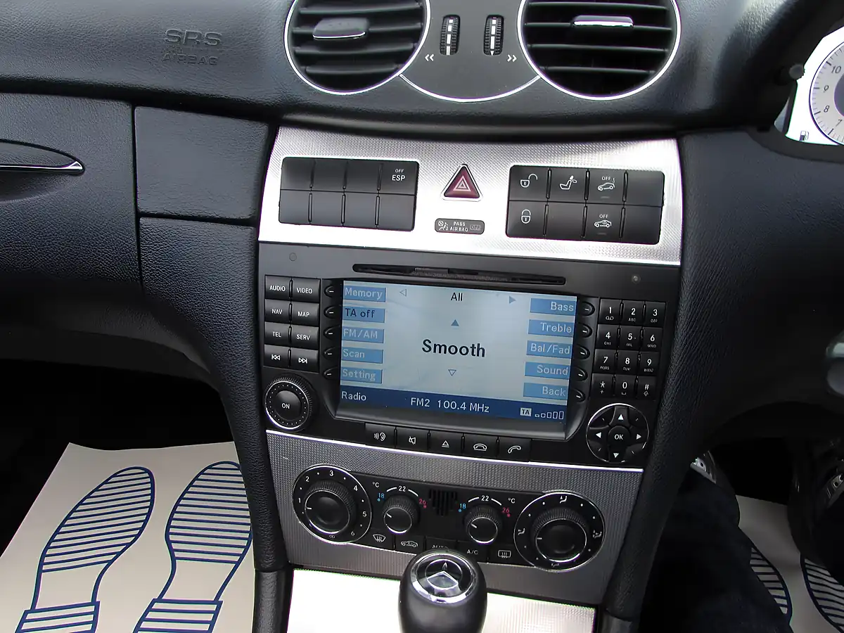 Used 2007 Mercedes-Benz Clk Sport Cabriolet Silver - Interior and Exterior details 13