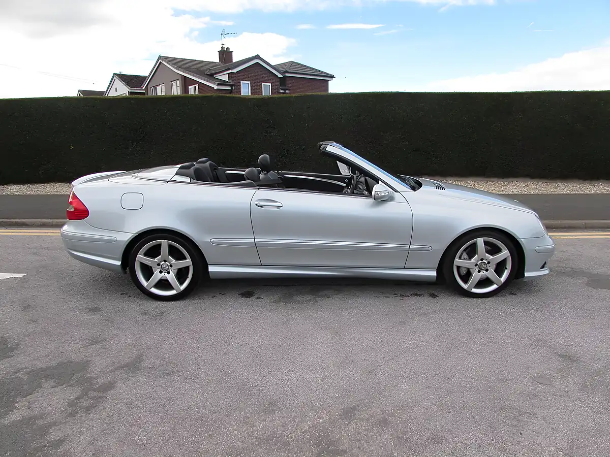 Used 2007 Mercedes-Benz Clk Sport Cabriolet Silver - Interior and Exterior details 6