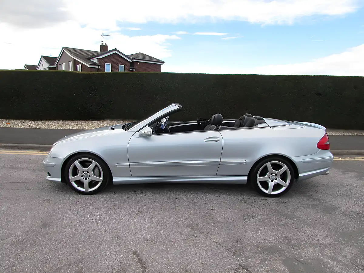 Used 2007 Mercedes-Benz Clk Sport Cabriolet Silver - Interior and Exterior details 7