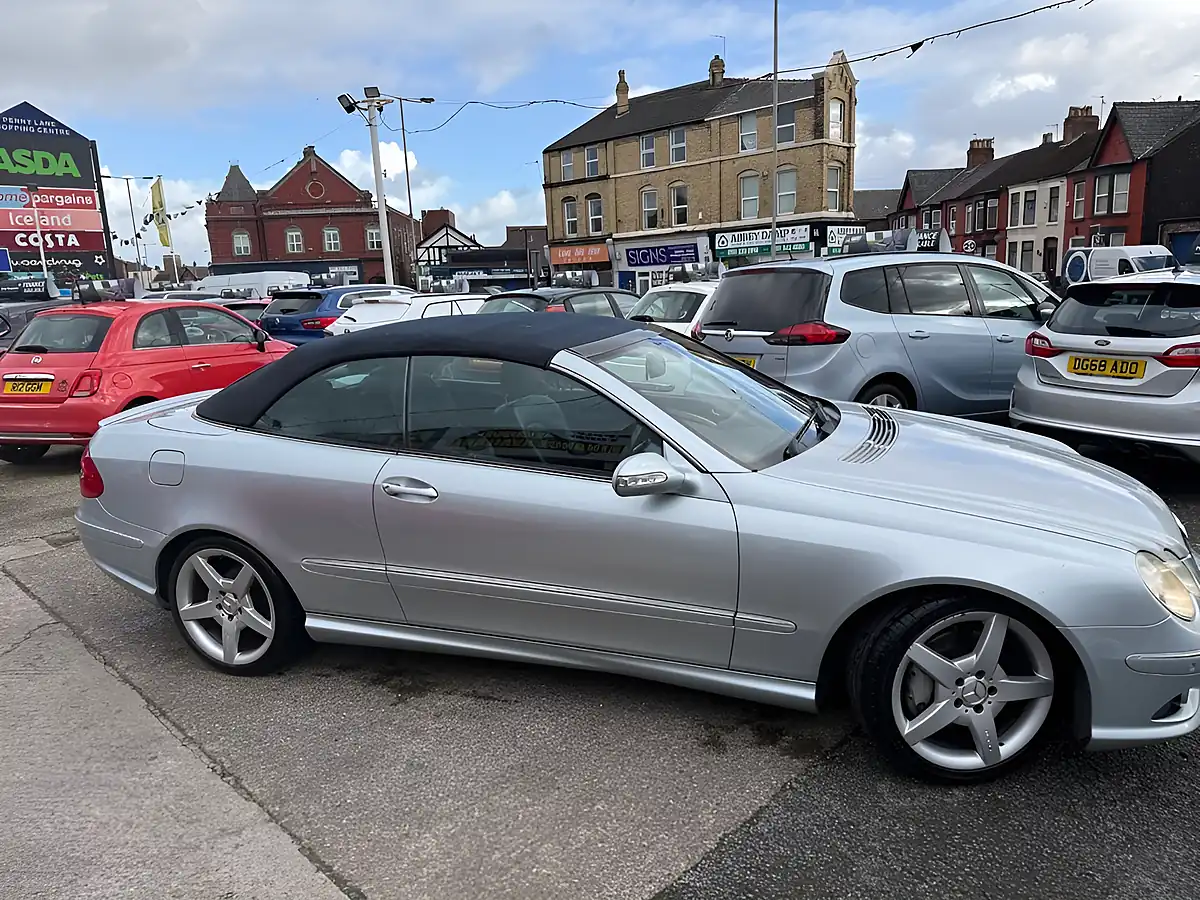 Used 2007 Mercedes-Benz Clk Sport Silver - Interior and Exterior details 16