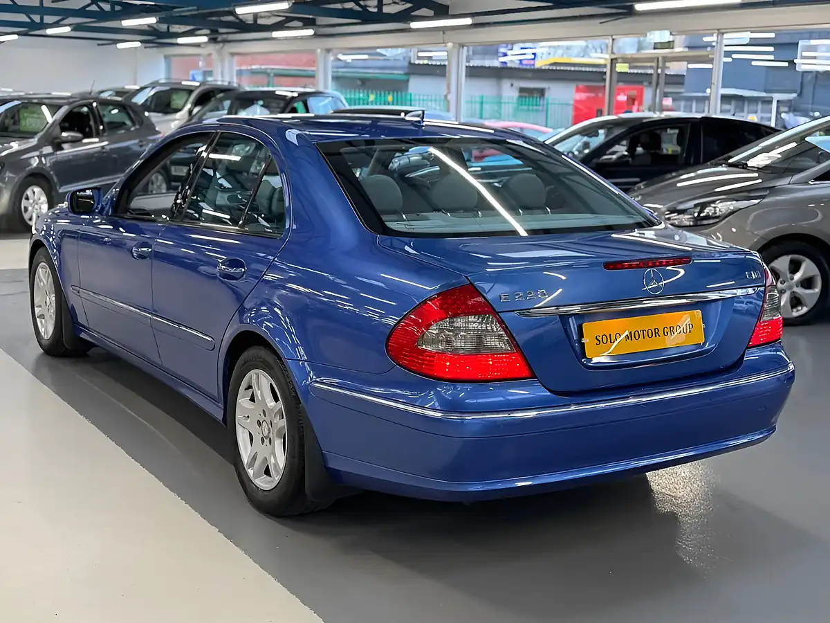 Used 2007 Mercedes-Benz E Class Avantgarde Blue - Interior and Exterior details 10