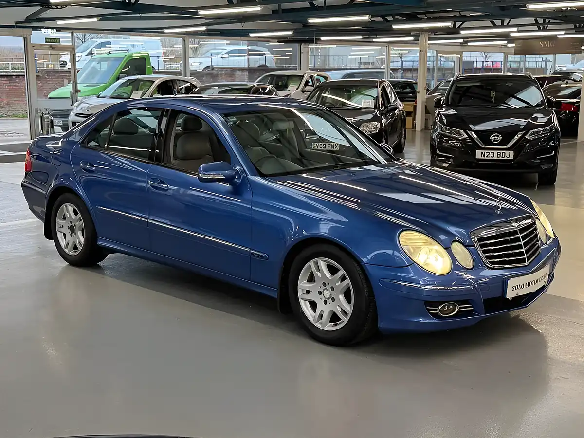 Used 2007 Mercedes-Benz E Class Avantgarde Blue - Interior and Exterior details 3
