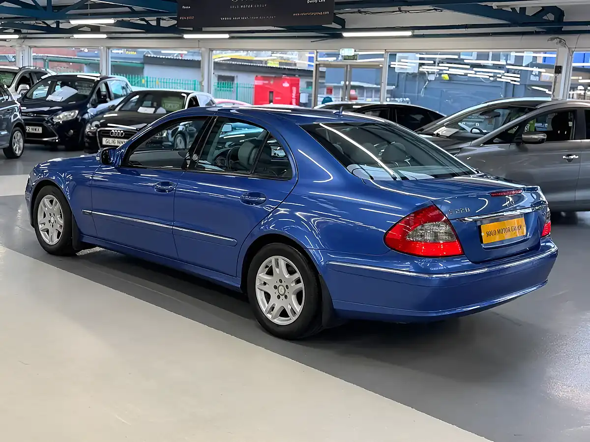 Used 2007 Mercedes-Benz E Class Avantgarde Blue - Interior and Exterior details 4