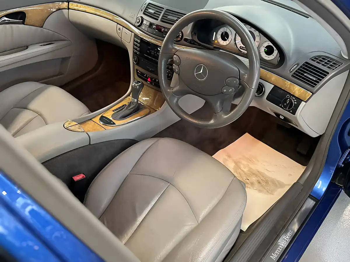Used 2007 Mercedes-Benz E Class Avantgarde Blue - Interior and Exterior details 5