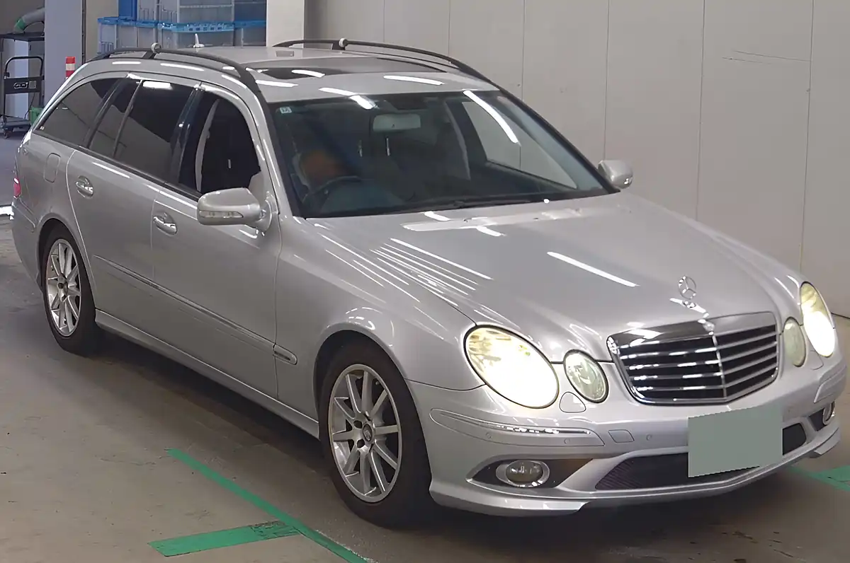 Used 2007 Mercedes-Benz E Class Estate Silver - Front View