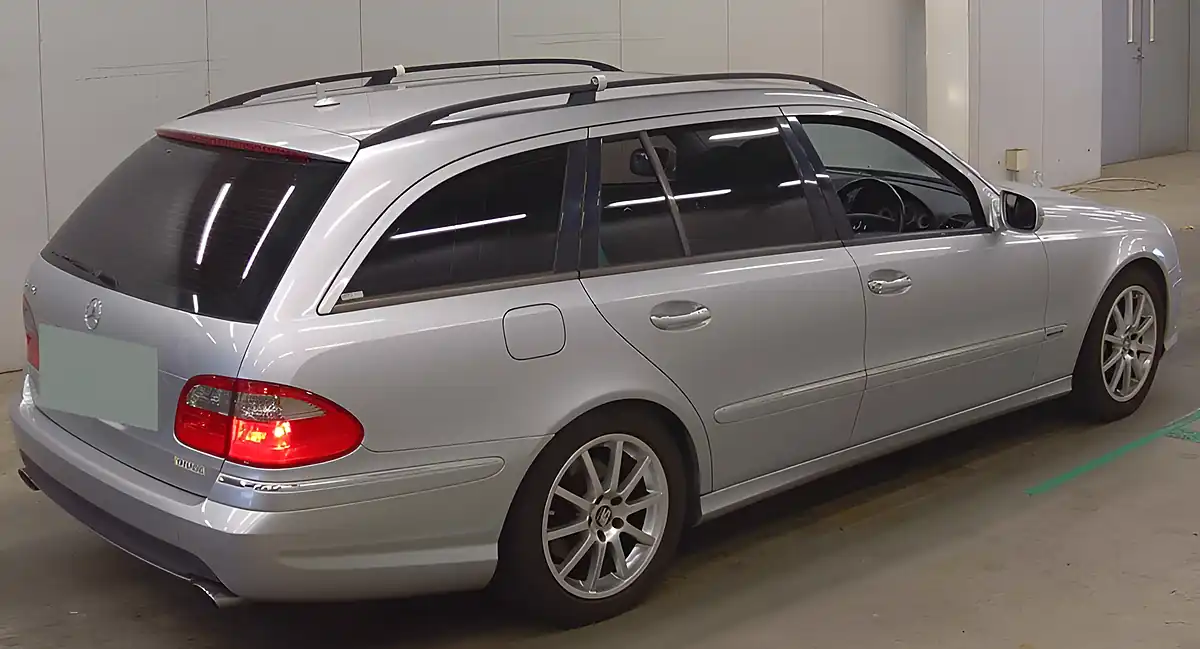 Used 2007 Mercedes-Benz E Class Estate Silver - Interior and Exterior details 2