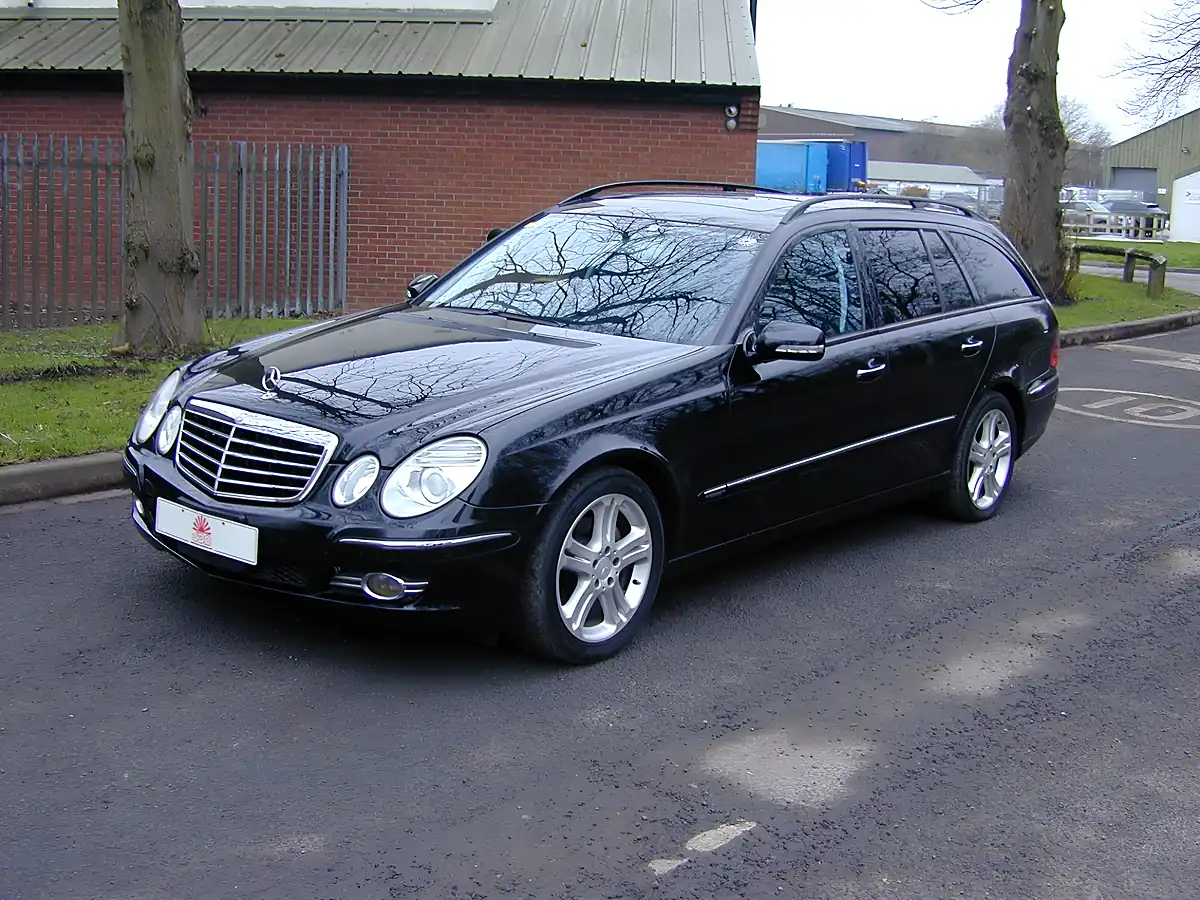Used 2007 Mercedes-Benz E Class Facelift Black - Interior and Exterior details 6