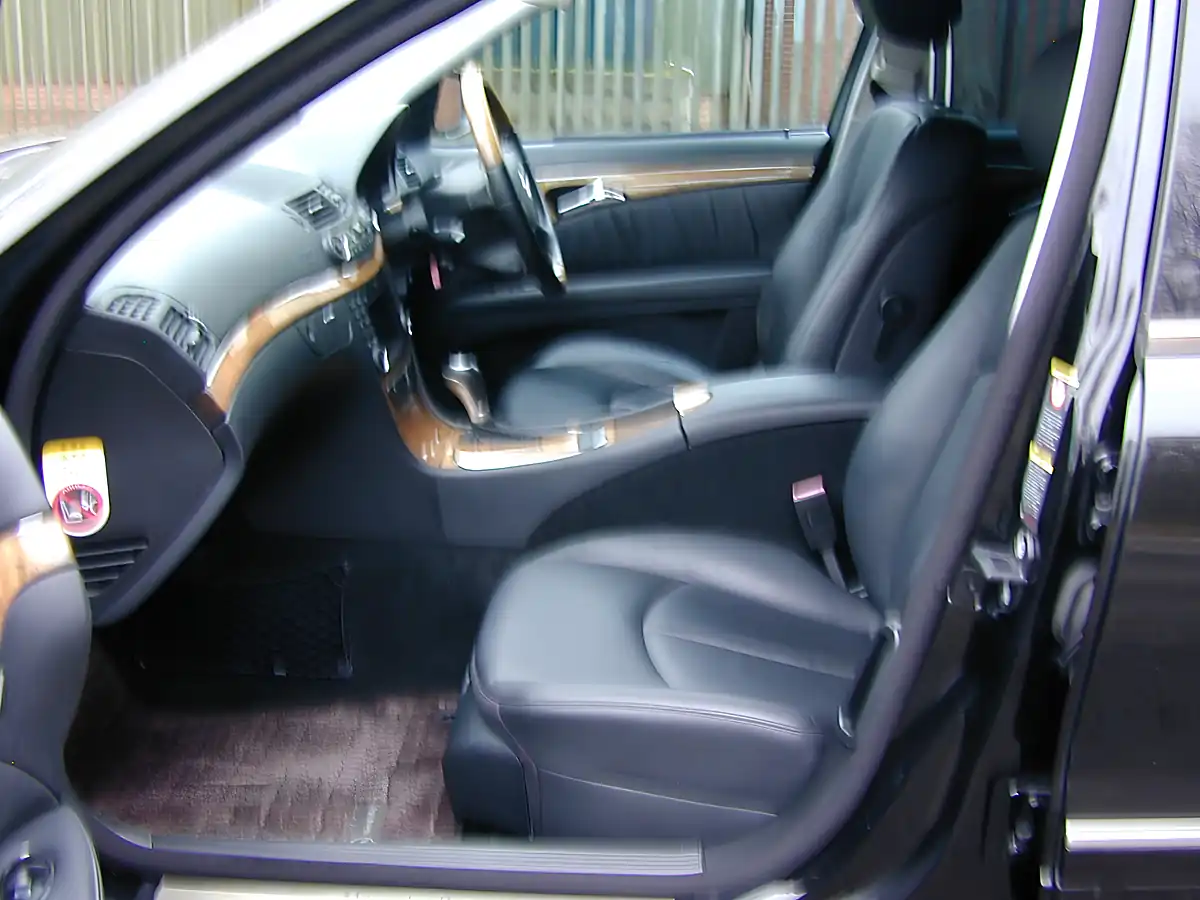 Used 2007 Mercedes-Benz E Class Facelift Black - Interior and Exterior details 8