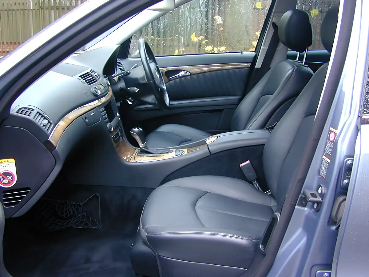 Used 2007 Mercedes-Benz E Class W211 Blue - Interior and Exterior details 14