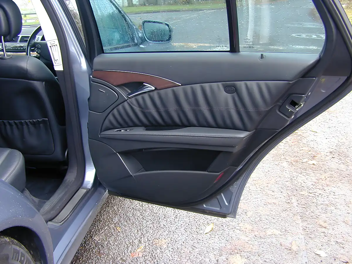 Used 2007 Mercedes-Benz E Class W211 Blue - Interior and Exterior details 16