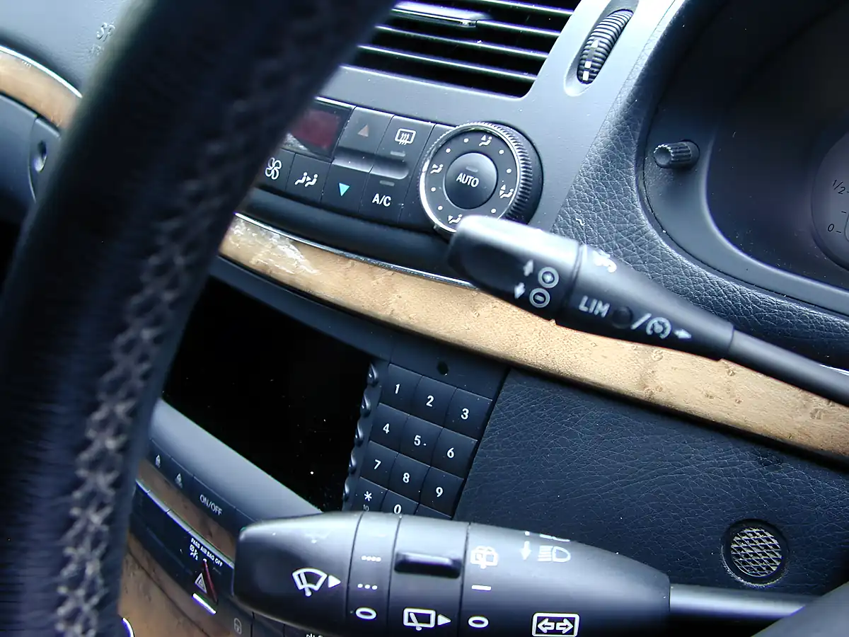 Used 2007 Mercedes-Benz E Class W211 Blue - Interior and Exterior details 17