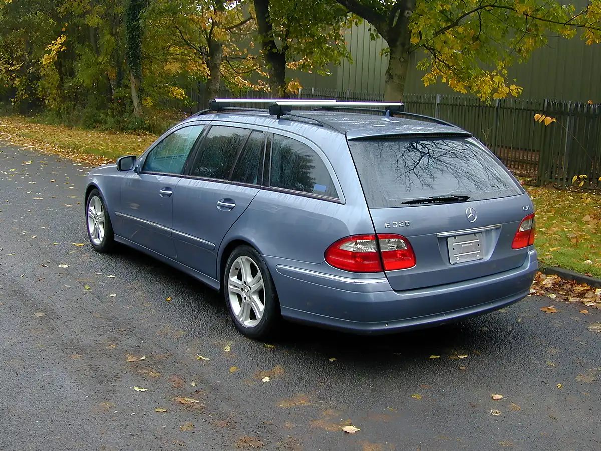 Used 2007 Mercedes-Benz E Class W211 Blue - Interior and Exterior details 6