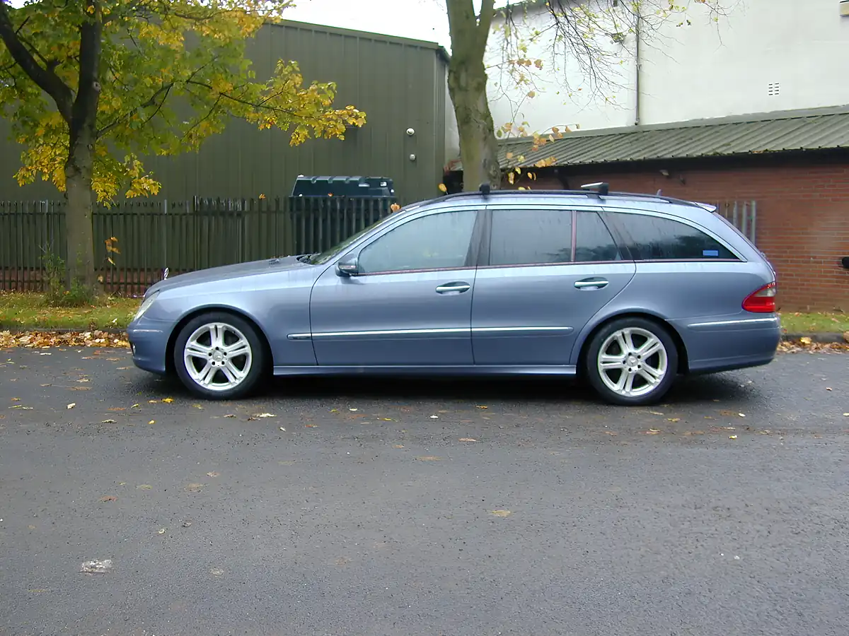 Used 2007 Mercedes-Benz E Class W211 Blue - Interior and Exterior details 7