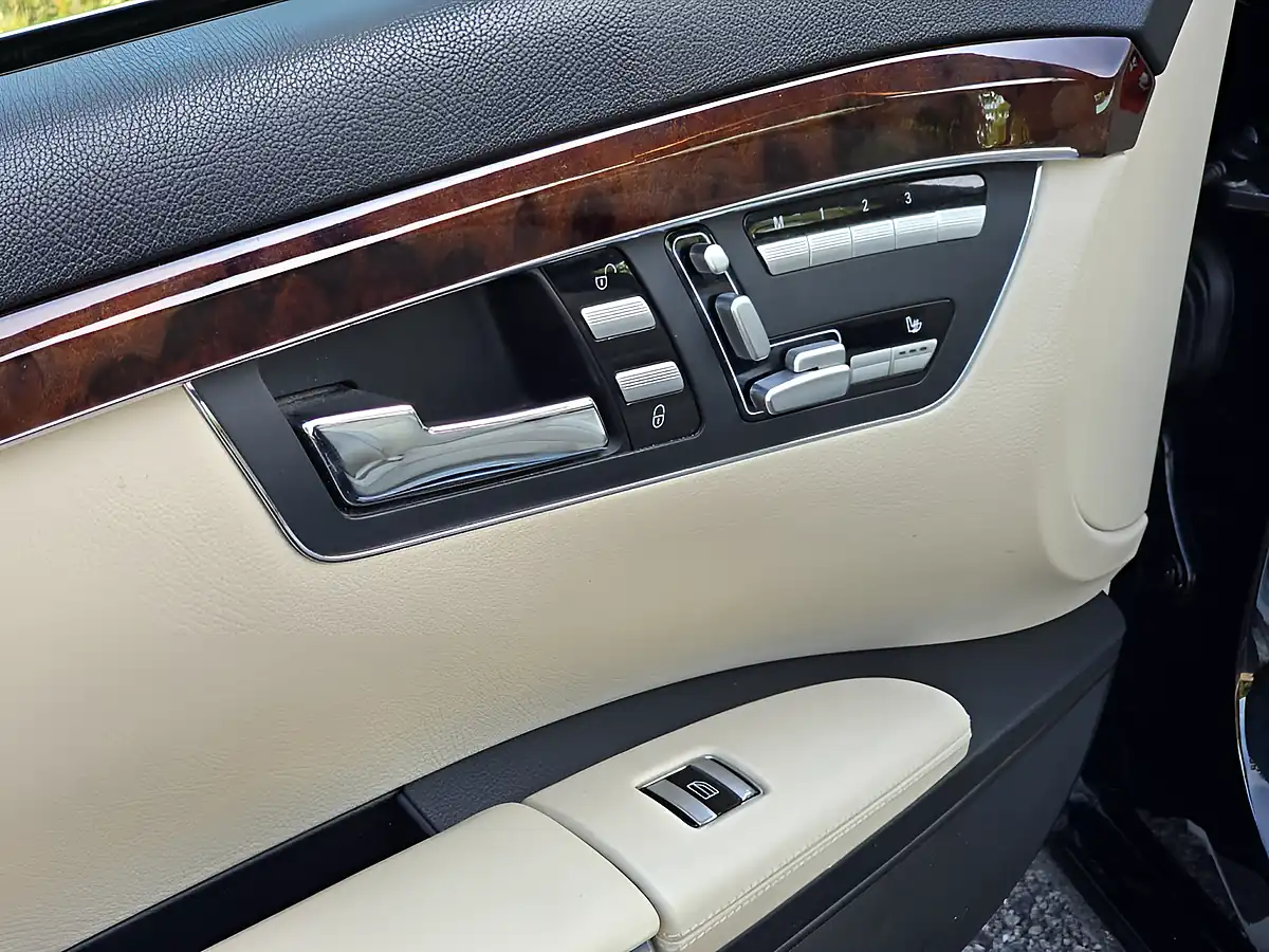 Used 2007 Mercedes-Benz S Class Obsidian Black - Interior and Exterior details 18