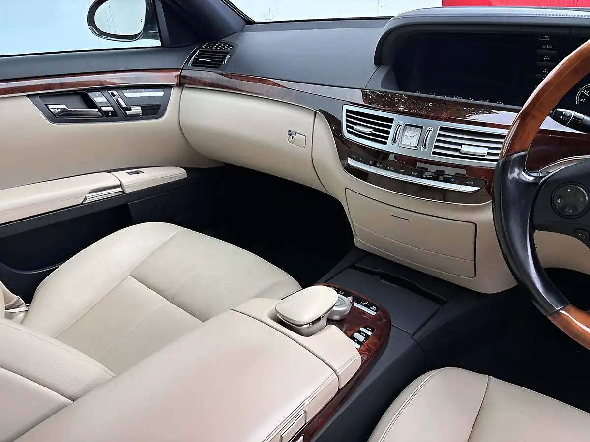 Used 2007 Mercedes-Benz S Class S320 Black - Interior and Exterior details 12