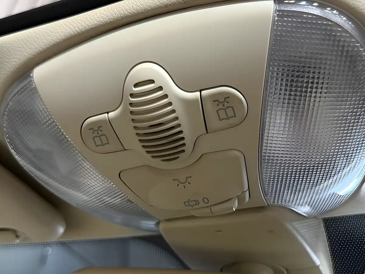 Used 2007 Mercedes-Benz Sl Convertible Black - Interior and Exterior details 15