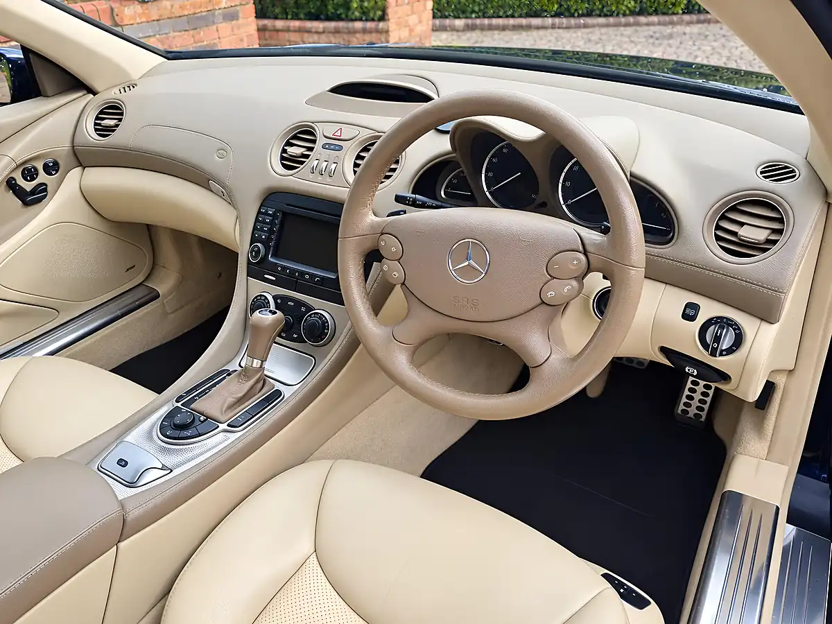 Used 2007 Mercedes-Benz Sl SL350 Black - Interior and Exterior details 11
