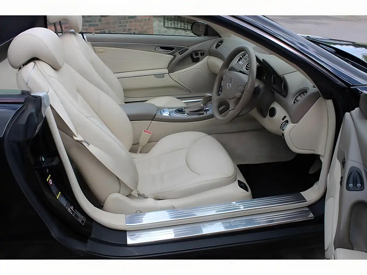 Used 2007 Mercedes-Benz Sl SL350 Black - Interior and Exterior details 18