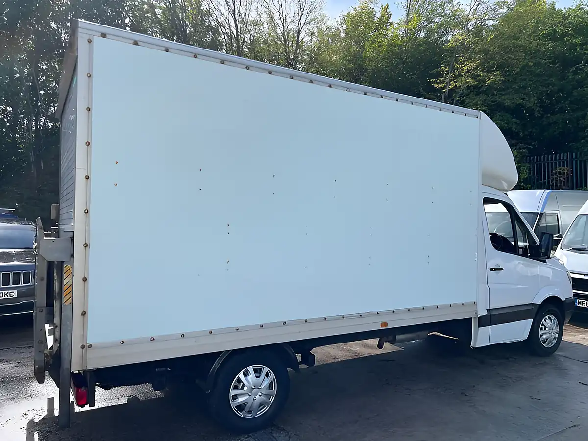 Used 2007 Mercedes-Benz Sprinter Luton White - Interior and Exterior details 10