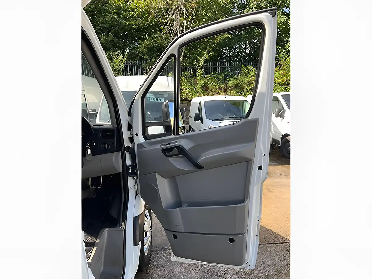 Used 2007 Mercedes-Benz Sprinter Luton White - Interior and Exterior details 14
