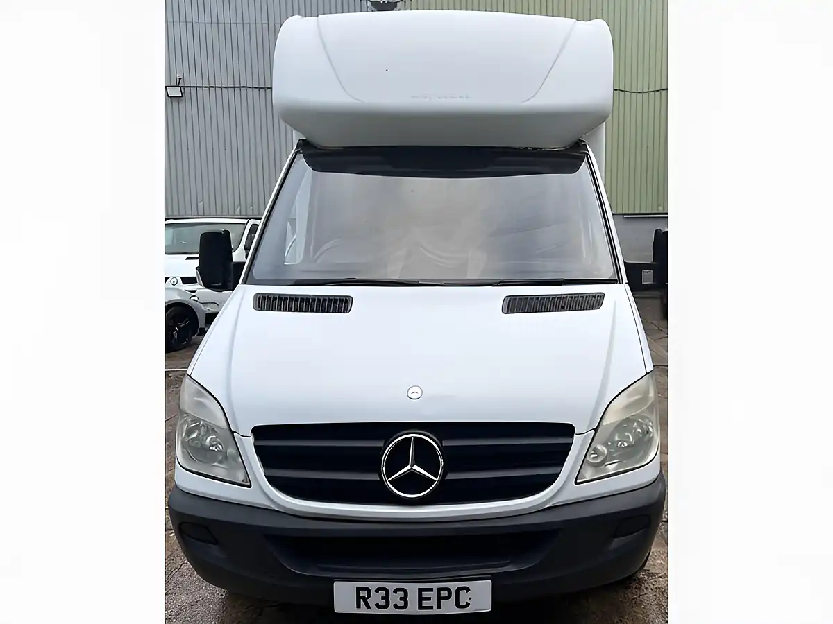 Used 2007 Mercedes-Benz Sprinter Luton White - Interior and Exterior details 12