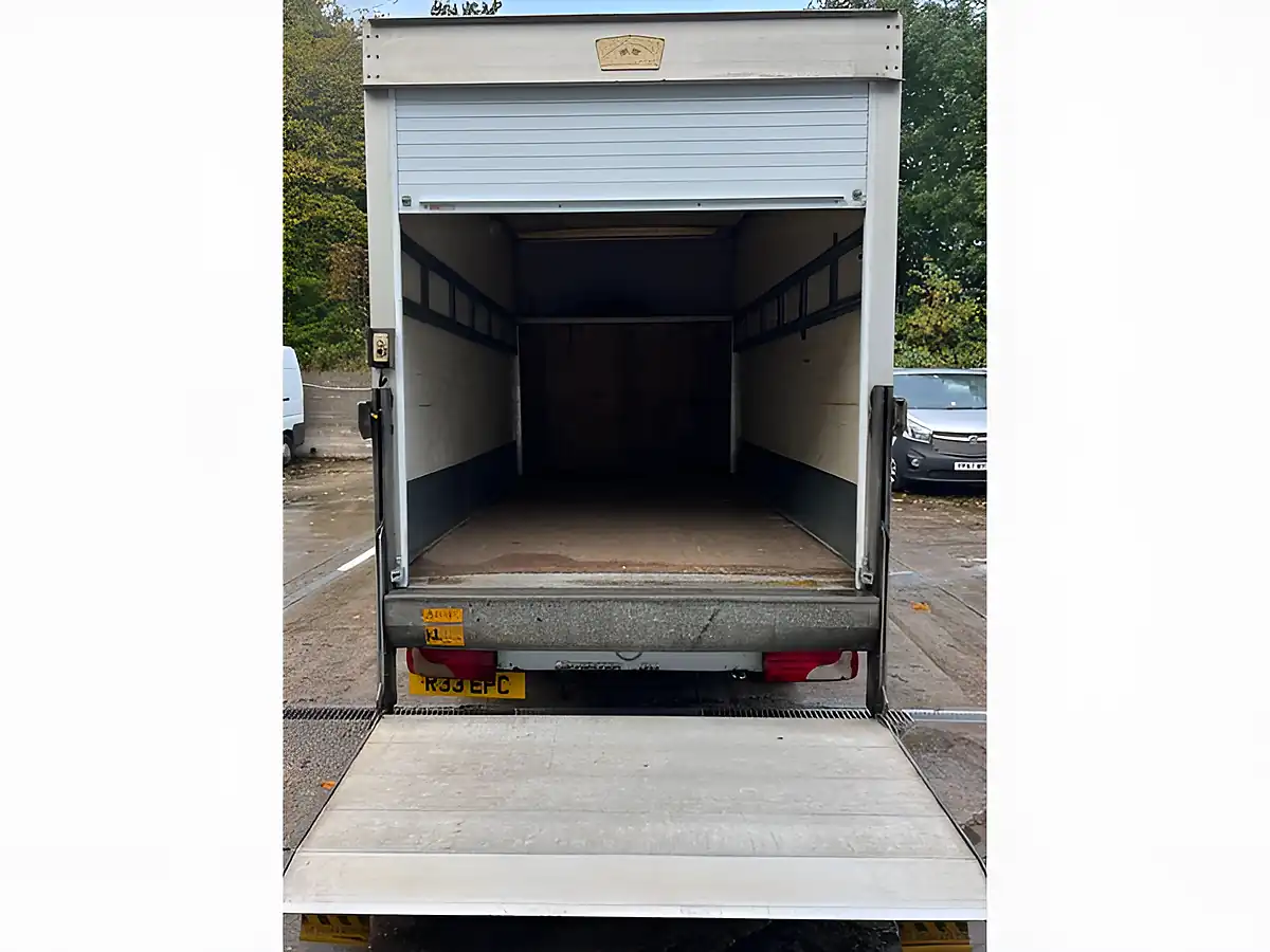 Used 2007 Mercedes-Benz Sprinter Luton White - Interior and Exterior details 17