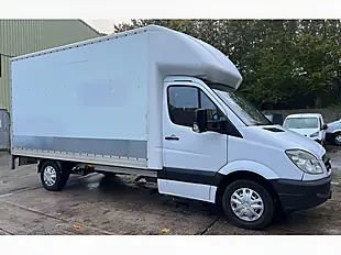 Used 2007 Mercedes-Benz Sprinter Luton White - Interior and Exterior details 4