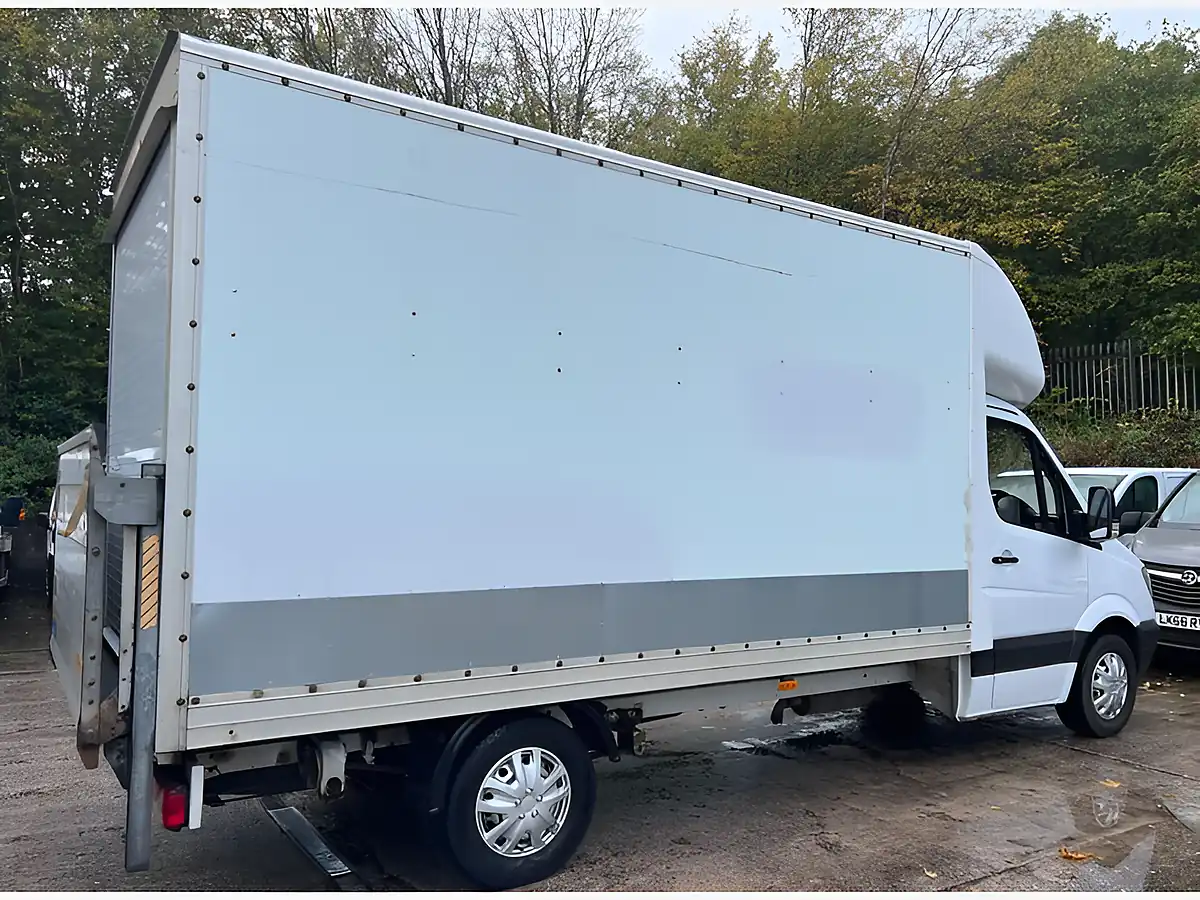 Used 2007 Mercedes-Benz Sprinter Luton White - Interior and Exterior details 6