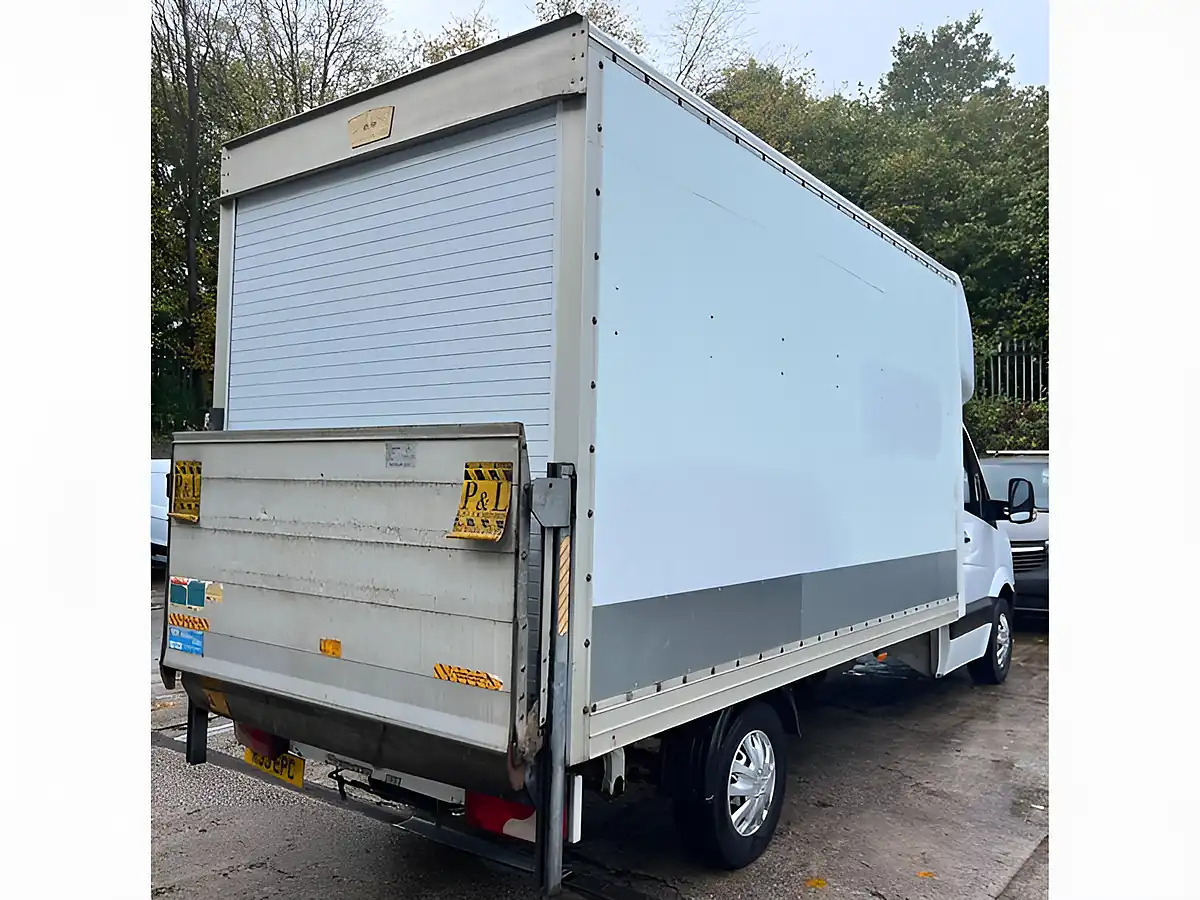 Used 2007 Mercedes-Benz Sprinter Luton White - Interior and Exterior details 7