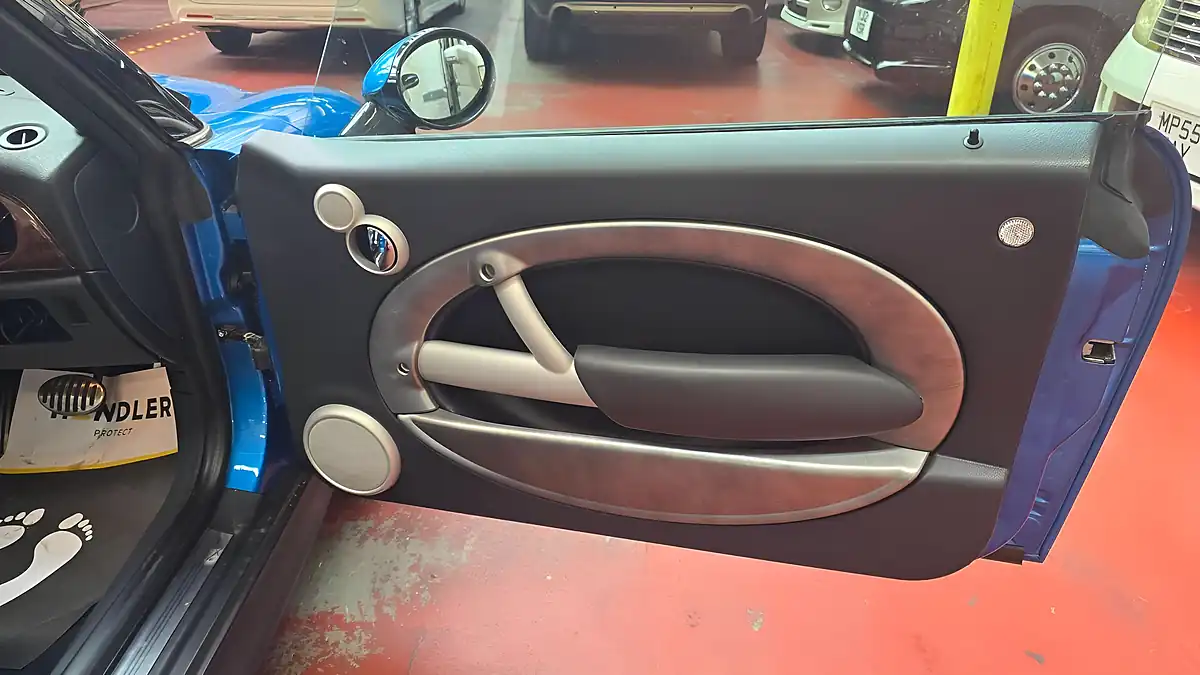 Used 2007 MINI Convertible Cooper S Blue - Interior and Exterior details 12