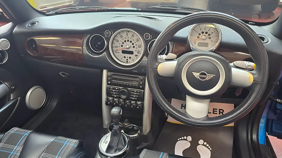 Used 2007 MINI Convertible Cooper S Blue - Interior and Exterior details 4