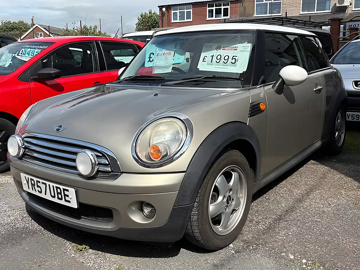 Used 2007 MINI Cooper Champagne - Interior and Exterior details 3