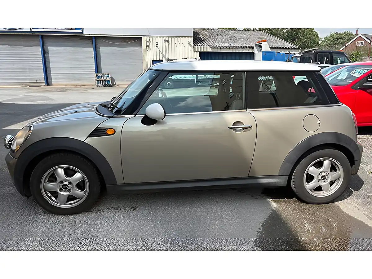 Used 2007 MINI Cooper Champagne - Interior and Exterior details 8