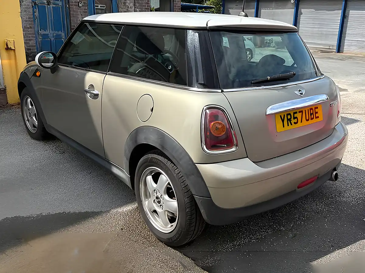 Used 2007 MINI Cooper Champagne - Interior and Exterior details 9