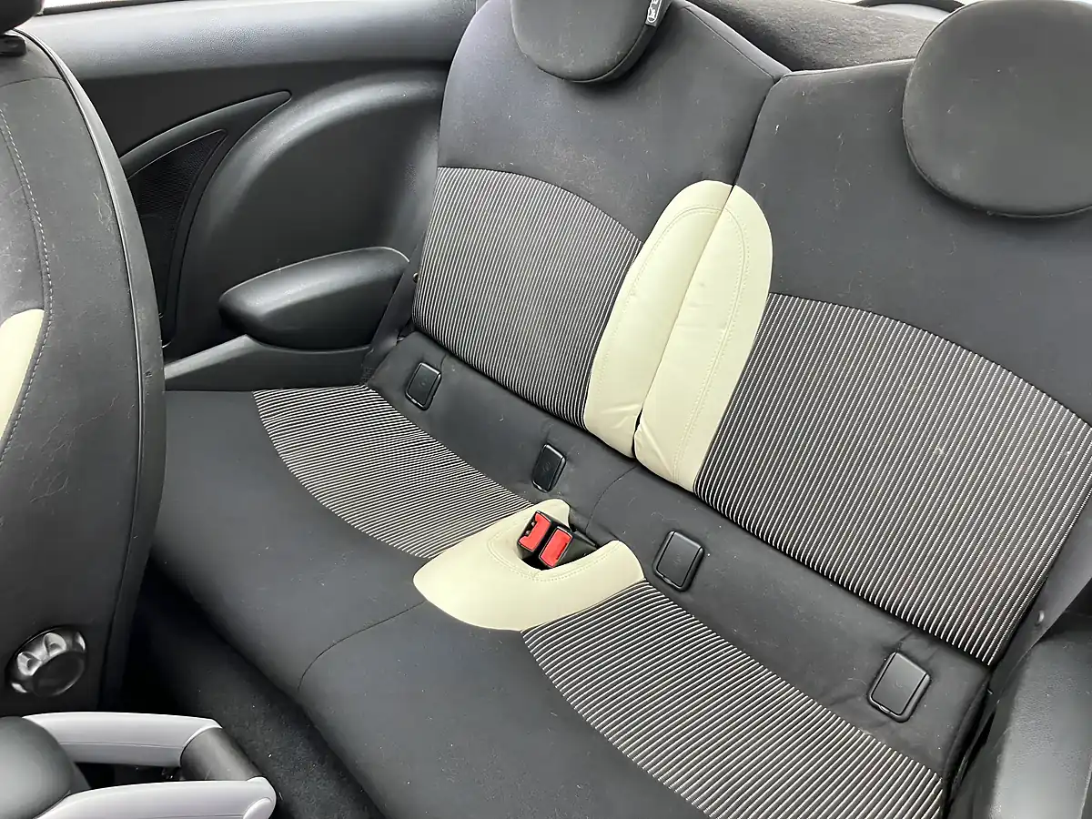 Used 2007 MINI Hatch Cooper (chili Pack) Pepper White - Interior and Exterior details 9