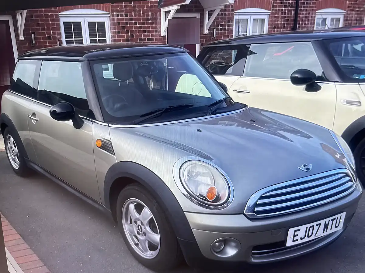 Used 2007 MINI Hatch Cooper (pepper Pack) Sparkling Silver Metallic - Front View