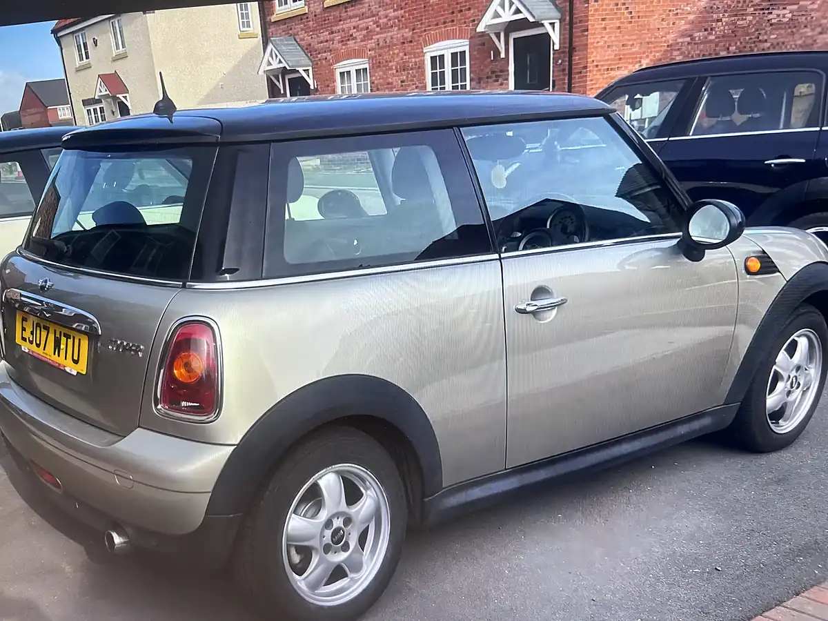 Used 2007 MINI Hatch Cooper (pepper Pack) Sparkling Silver Metallic - Interior and Exterior details 3