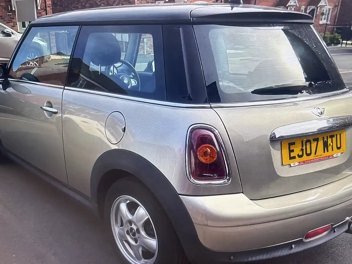 Used 2007 MINI Hatch Cooper (pepper Pack) Sparkling Silver Metallic - Interior and Exterior details 4