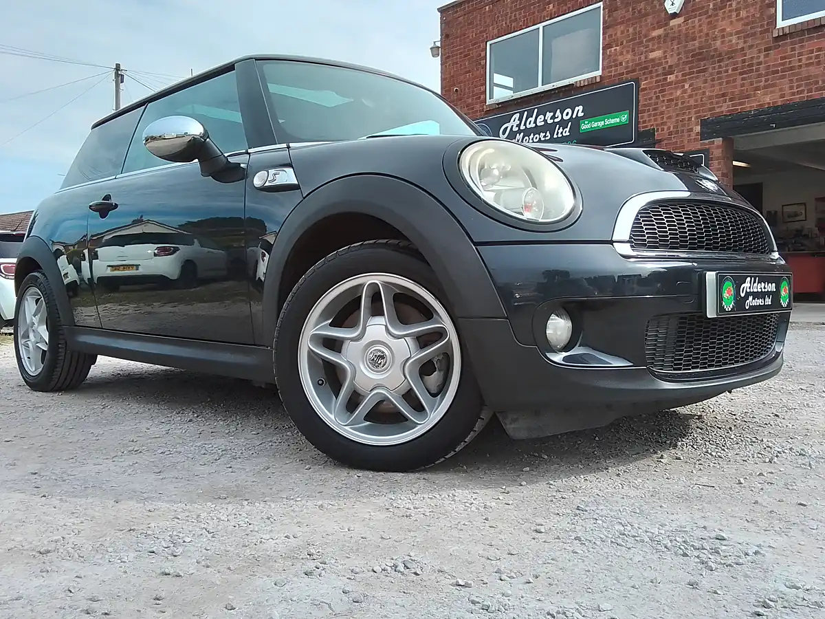 Used 2007 MINI Hatch Cooper S Black - Interior and Exterior details 10