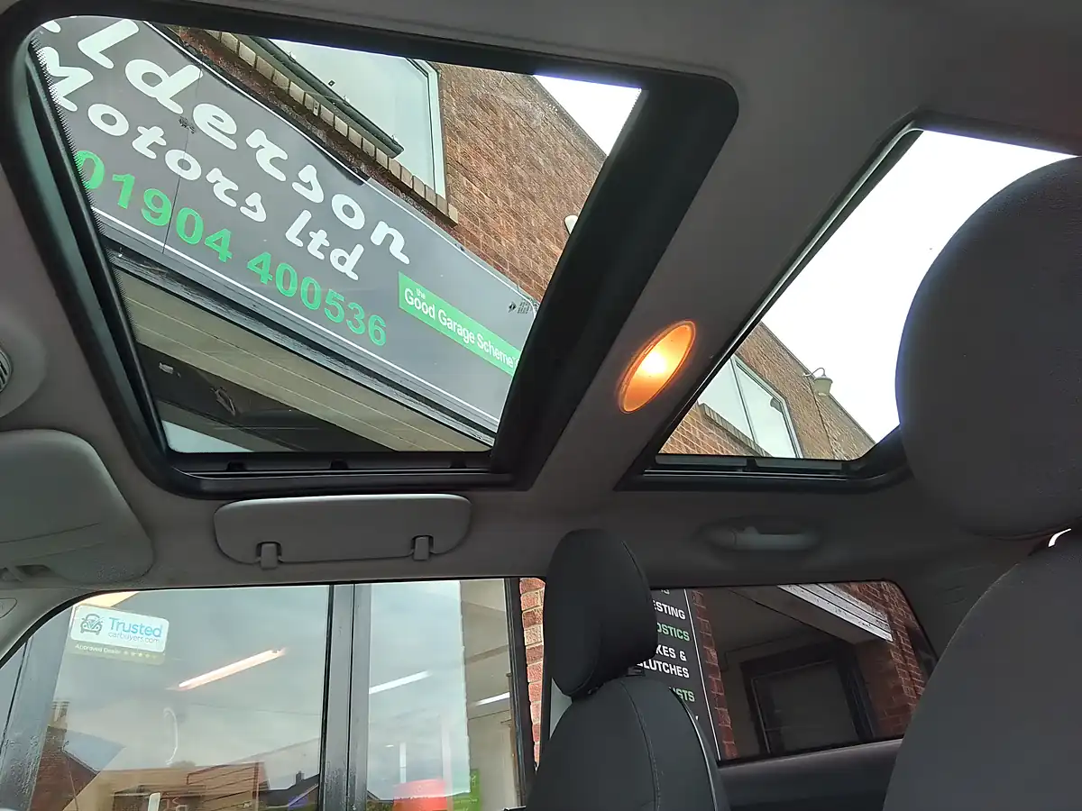 Used 2007 MINI Hatch Cooper S Black - Interior and Exterior details 17