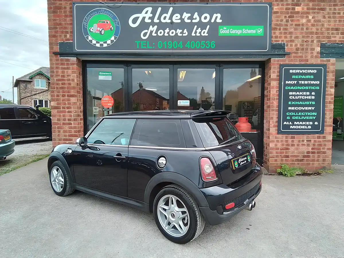 Used 2007 MINI Hatch Cooper S Black - Interior and Exterior details 20