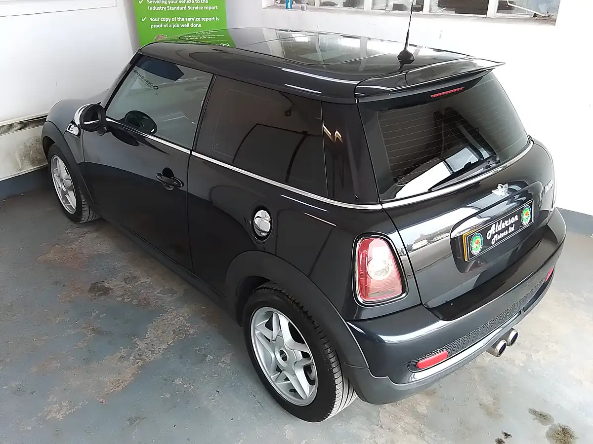 Used 2007 MINI Hatch Cooper S Black - Interior and Exterior details 9