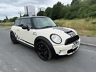 Used 2007 MINI Hatch Cooper S White - Interior and Exterior details 13