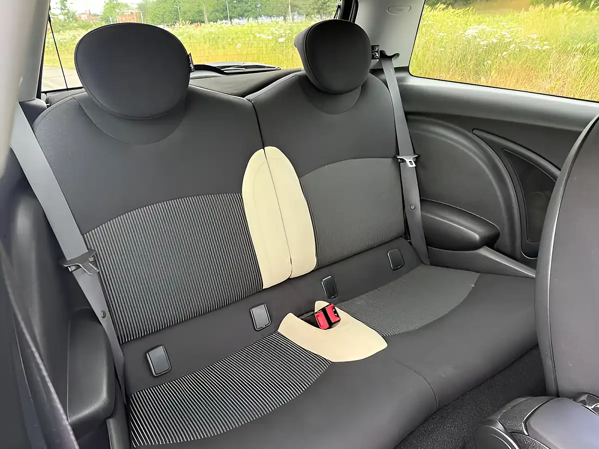 Used 2007 MINI Hatch Cooper S White - Interior and Exterior details 17