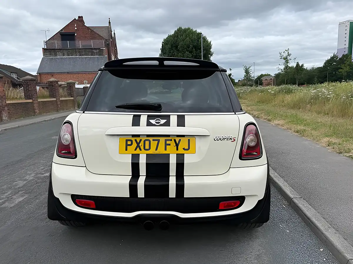 Used 2007 MINI Hatch Cooper S White - Interior and Exterior details 3